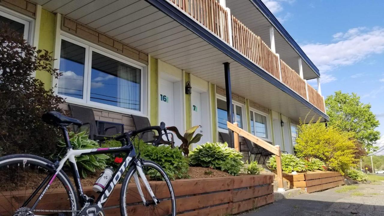 Auberge Happy Logis Lac-Etchemin 外观 照片